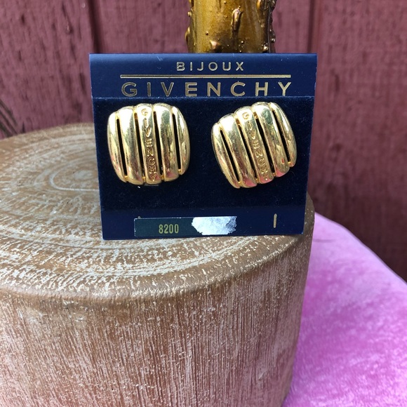 Vintage 1980s Givenchy Bijoux Clip gold finish earrings - Picture 3 of 4